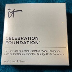 It powder foundation - brand new